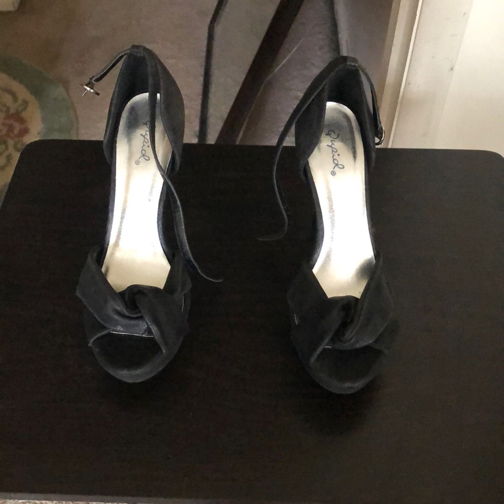 Black Shoes
